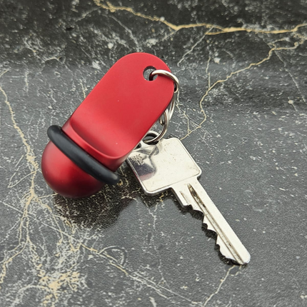 Mini Classic red hotel keychain engraved – 1 pc