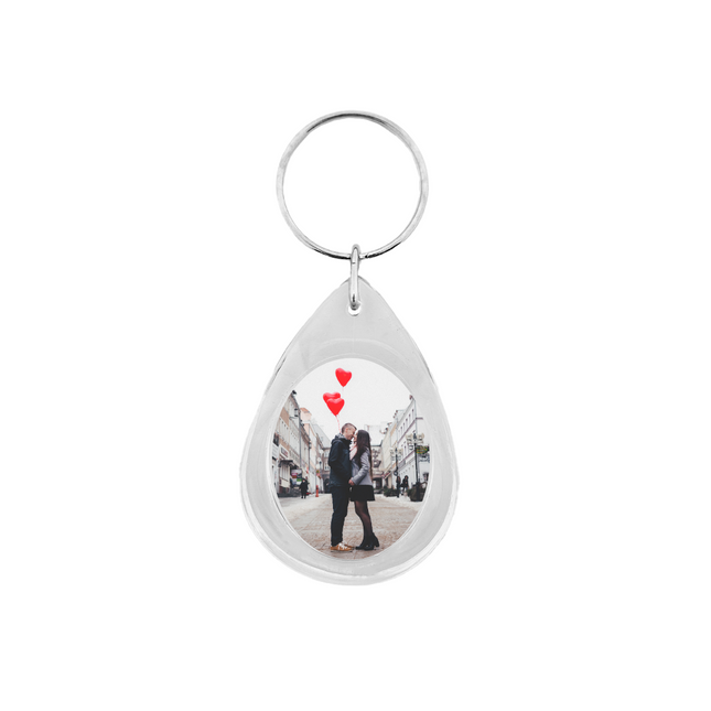 Teardrop-shaped photo keychain