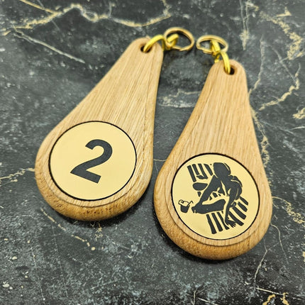 Oaky Drop light brown hotel keychain – 1 pc