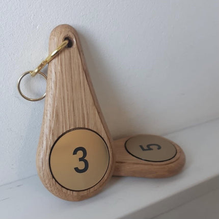 Oaky Drop light brown hotel keychain – 1 pc