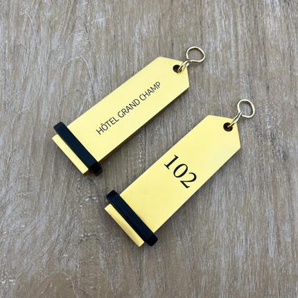 Bumerang gold hotel keychain engraved – 1 pc