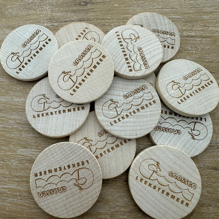 Custom embossed wooden tokens Ø37mm – 100 pcs