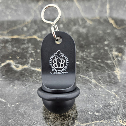 Mini Classic black hotel keychain engraved – 1 pc