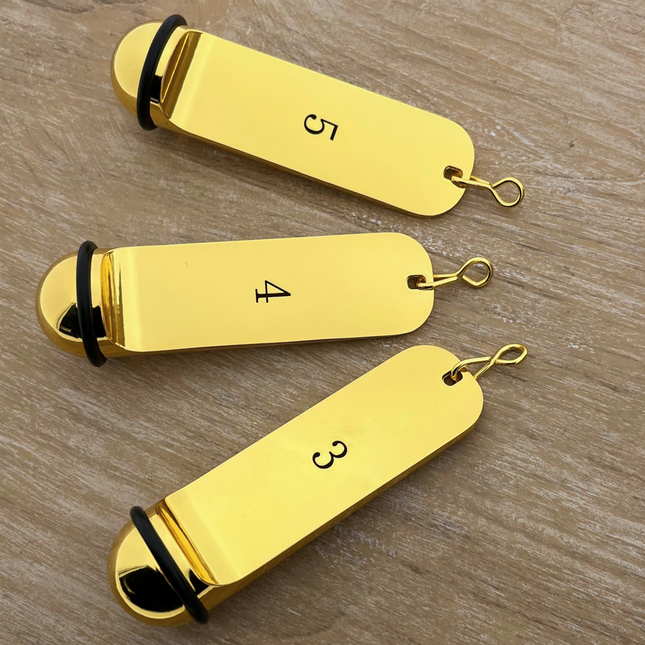 Classico hotel keychain gold engraved - 1 pc
