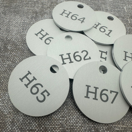 Silver aluminum key tag with numbers - 1 pc