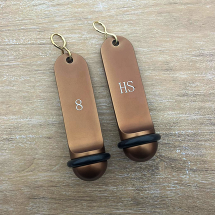 Big Classic bronze hotel keychain engraved – 1 pc