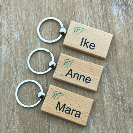 Custom wooden keychain medium rectangle 32 x 51 mm - 1 pc