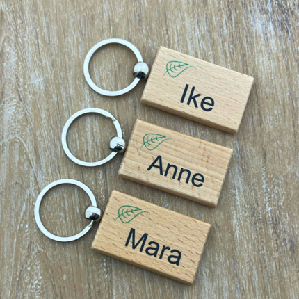 Custom wooden keychain medium rectangle 32 x 51 mm - 1 pc