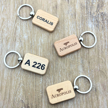Custom wooden keychain small rectangle 40 x 44 mm - 1 pc